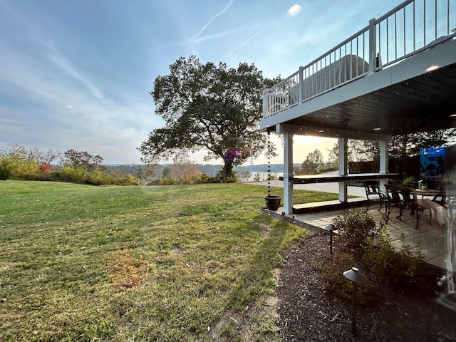 view of yard featuring a patio