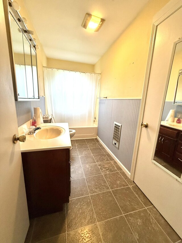44 Pine St, Crab Orchard, KY 40419 - full bath with vanity, a wainscoted wall, shower / tub combination, and toilet
