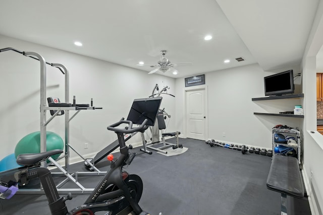 exercise area featuring ceiling fan, recessed lighting, visible vents, and baseboards