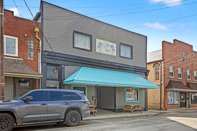 multi unit property with metal roof