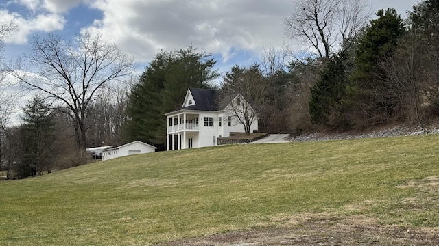 view of yard with a garage