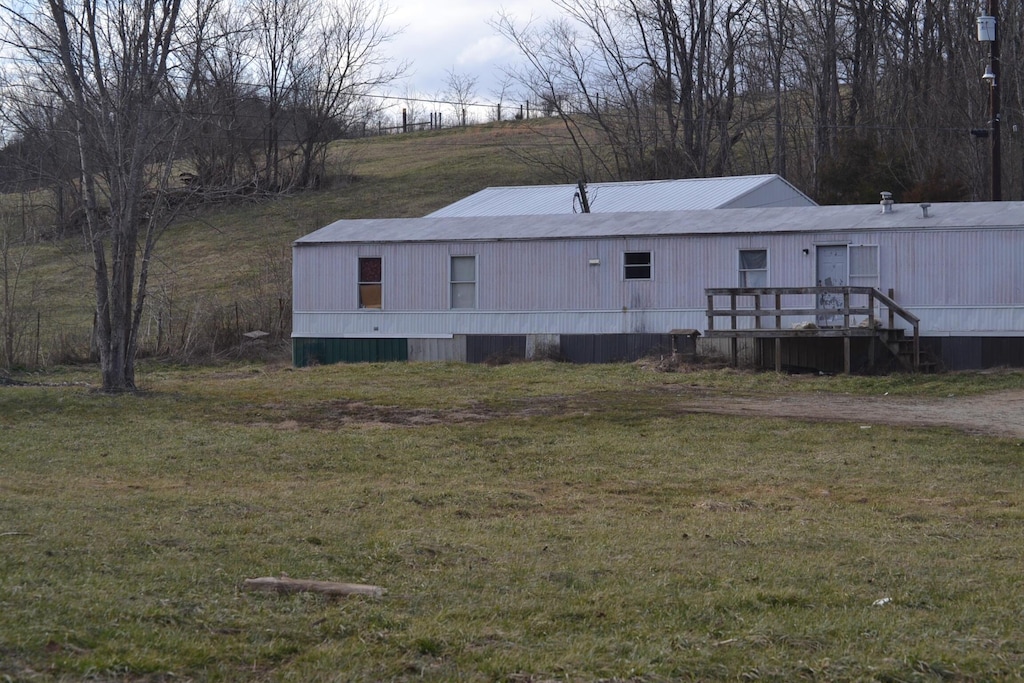 3235 N Stepstone Rd, Owingsville, KY 40360 - view of front of home with a front yard