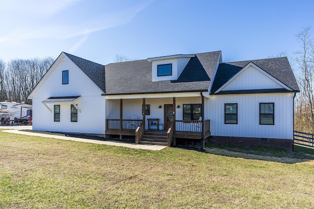 modern farmhouse with crawl space, a front lawn, and roof with shingles