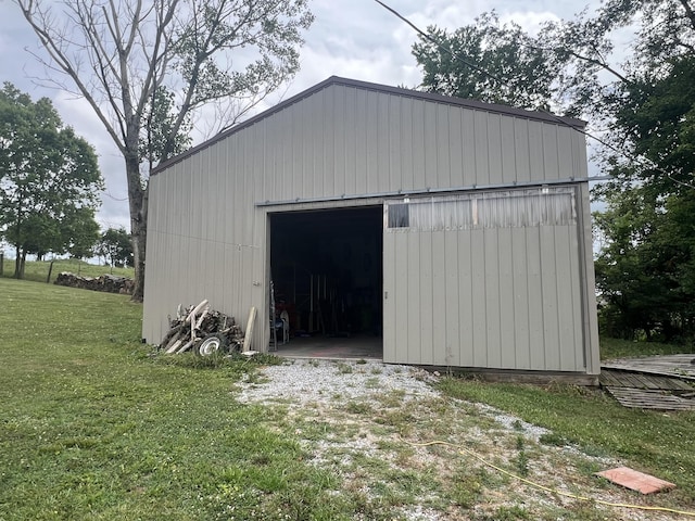 view of detached garage