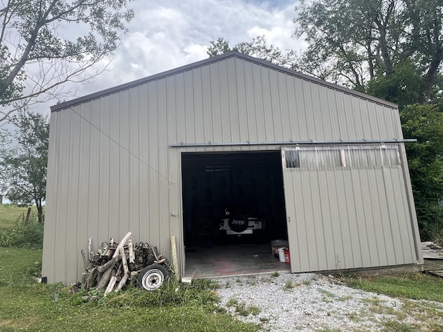 view of detached garage