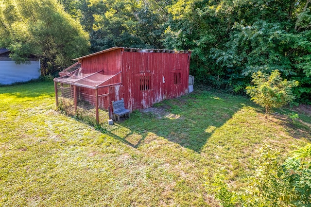 view of outdoor structure featuring an outdoor structure