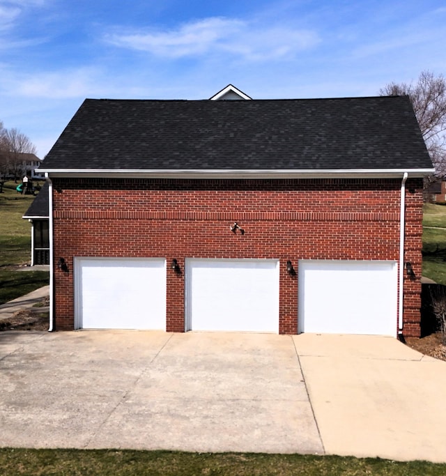 415 David Ln, Winchester, KY 40391 - garage with driveway