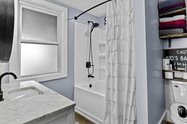 4200 Grays Run Pike, Cynthiana, KY 41031 - full bath with wood finished floors, baseboards, a sink, shower / bath combo with shower curtain, and a textured ceiling
