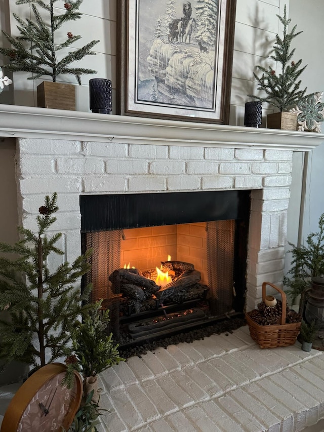 room details featuring a fireplace