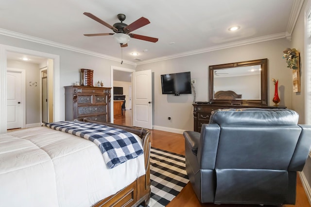 bedroom featuring crown molding, recessed lighting, light wood-style floors, ceiling fan, and baseboards