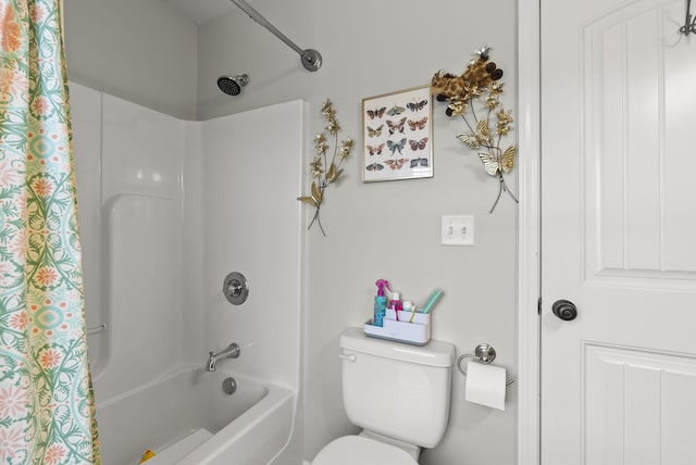 full bath featuring shower / bathtub combination with curtain and toilet