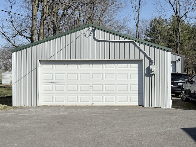 view of detached garage