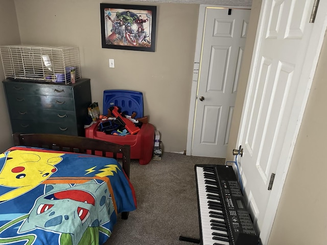 bedroom with carpet flooring