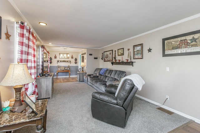 living room with recessed lighting, visible vents, crown molding, and baseboards