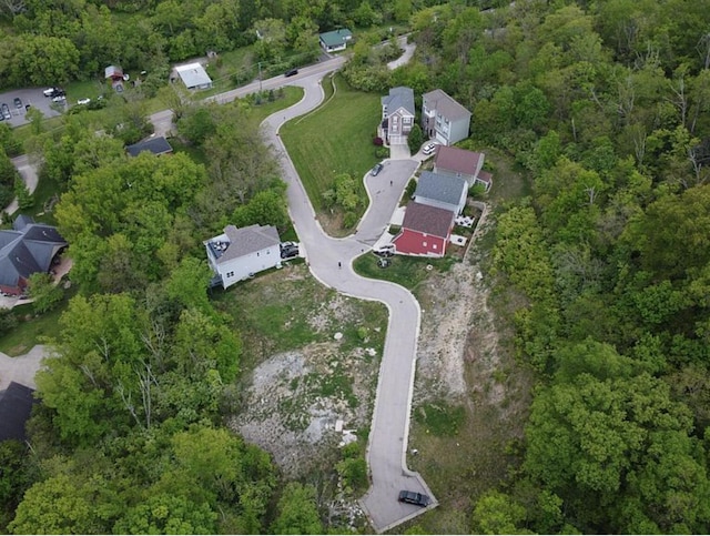 Listing photo 3 for 910 Treeline Dr, Covington KY 41017