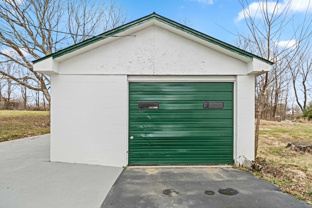 view of detached garage