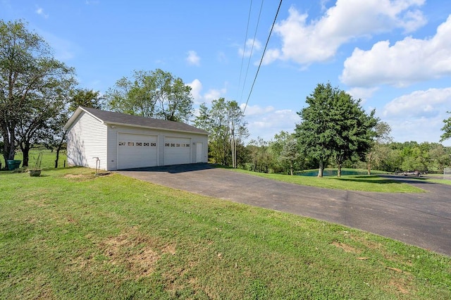 view of detached garage