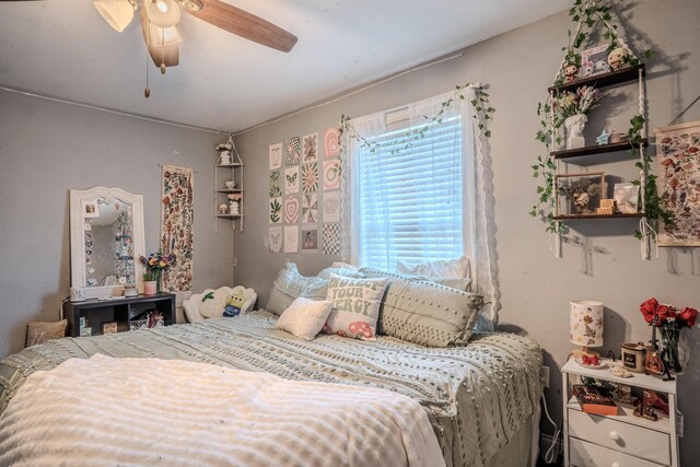 1204 Meadow Brook Dr, Lawrenceburg, KY 40342 - bedroom featuring a ceiling fan