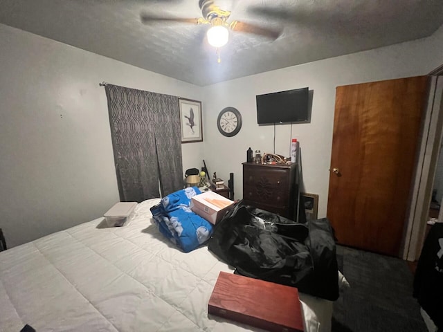 bedroom featuring a ceiling fan