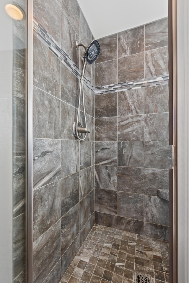 161 Tuscany Way, Richmond, KY 40475 - bathroom featuring tiled shower