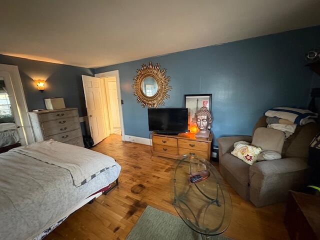 108 Linden Ave, Frankfort, KY 40601 - bedroom with baseboards and wood finished floors
