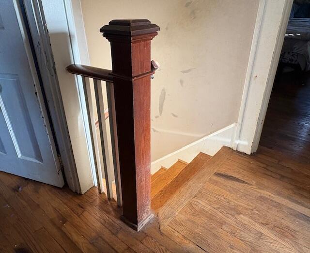 108 Linden Ave, Frankfort, KY 40601 - stairway with wood finished floors