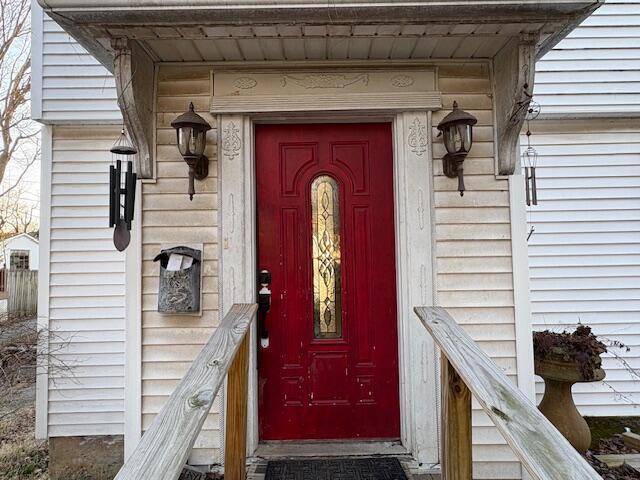 108 Linden Ave, Frankfort, KY 40601 - view of exterior entry