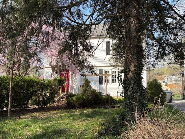 108 Linden Ave, Frankfort, KY 40601 - view of obstructed view of property