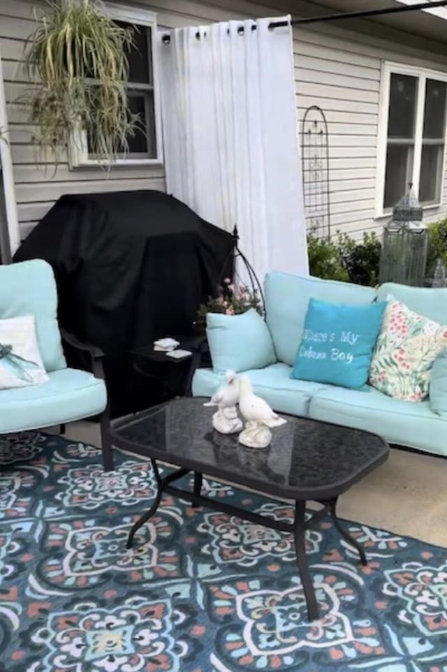 view of patio featuring an outdoor hangout area