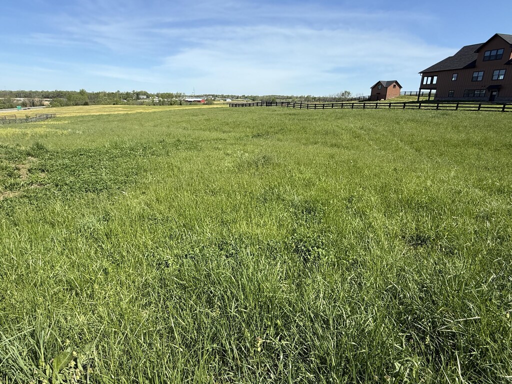 1047 Hawthorne Rd, Lawrenceburg, KY 40342