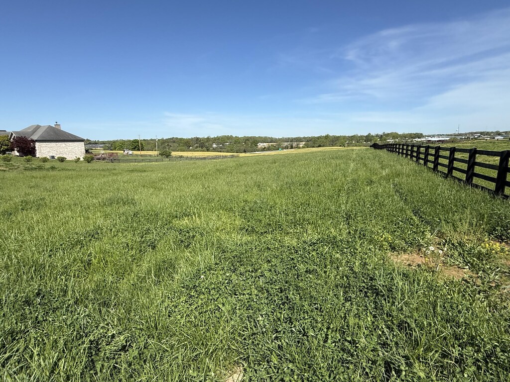 1047 Hawthorne Rd, Lawrenceburg, KY 40342