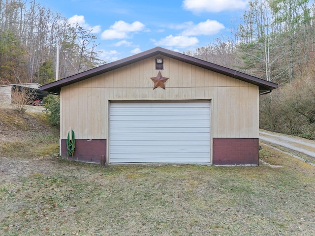 detached garage with driveway