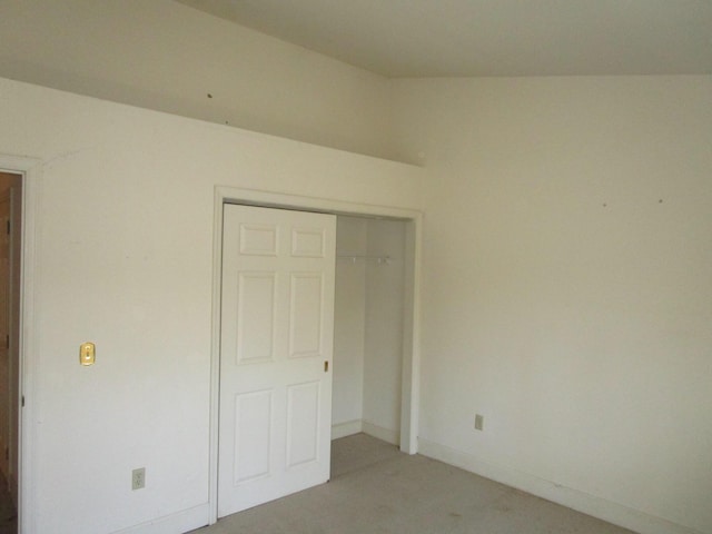 unfurnished bedroom featuring a closet