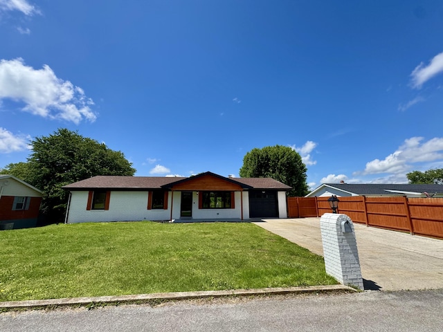 236 Walnut Ave, Somerset, KY 42503 - ranch-style house featuring an attached garage and concrete driveway