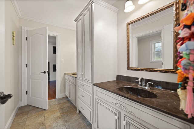 1841 Peter Cave Rd, Mckee, KY 40447 - bathroom featuring baseboards, ornamental molding, and toilet