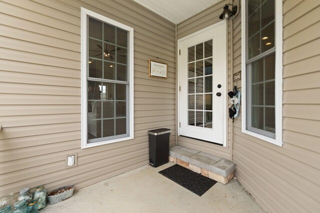 1841 Peter Cave Rd, Mckee, KY 40447 - living area featuring ceiling fan, lofted ceiling, wood finished floors, a fireplace, and recessed lighting
