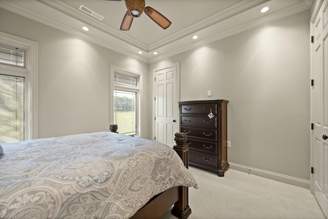 bedroom with visible vents, light carpet, recessed lighting, crown molding, and baseboards