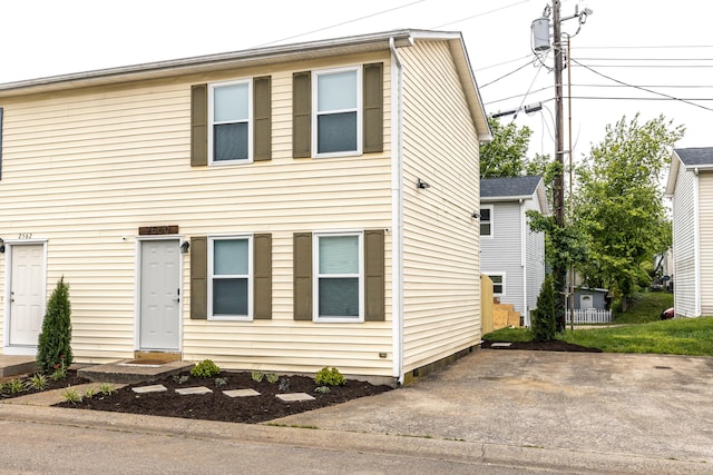 view of front of home