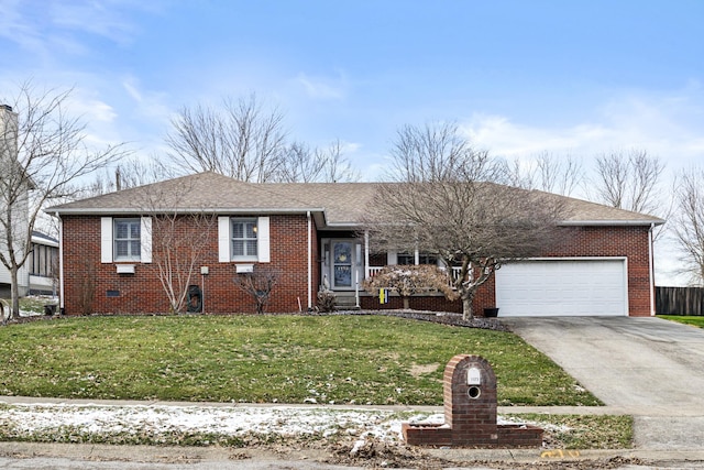 view of front of property featuring driveway, a front lawn, roof with shingles, an attached garage, and brick siding