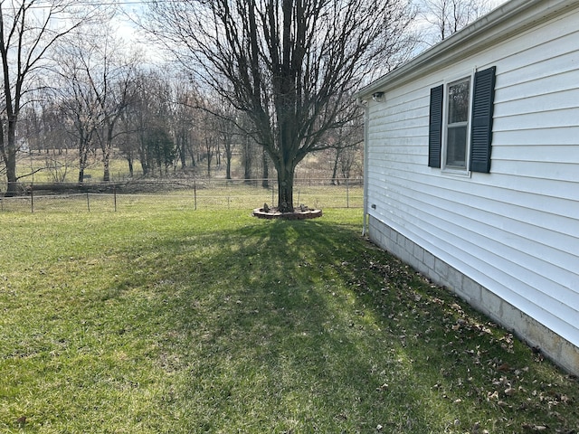 view of yard featuring fence