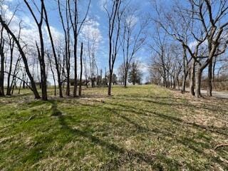 Listing photo 3 for 200 Prescott Rd, Paris KY 40361