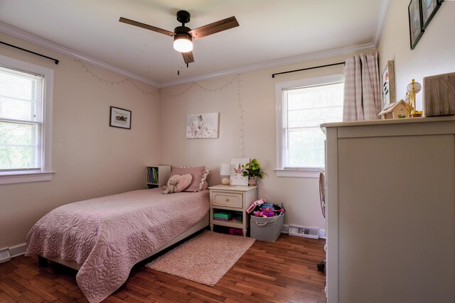 212 Williamsburg Ct, Danville, KY 40422 - bedroom with crown molding, multiple windows, and wood finished floors