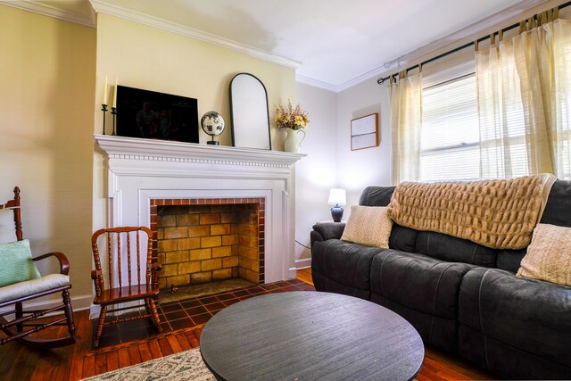 212 Williamsburg Ct, Danville, KY 40422 - living room with crown molding, baseboards, a fireplace with flush hearth, and wood finished floors
