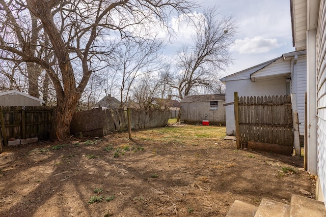416 Ash St, Lexington, KY 40508 - view of yard featuring an outdoor structure and fence