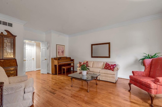 870 Mcmeekin Pl, Lexington, KY 40502 - living room featuring ornamental molding, light wood-type flooring, and baseboards