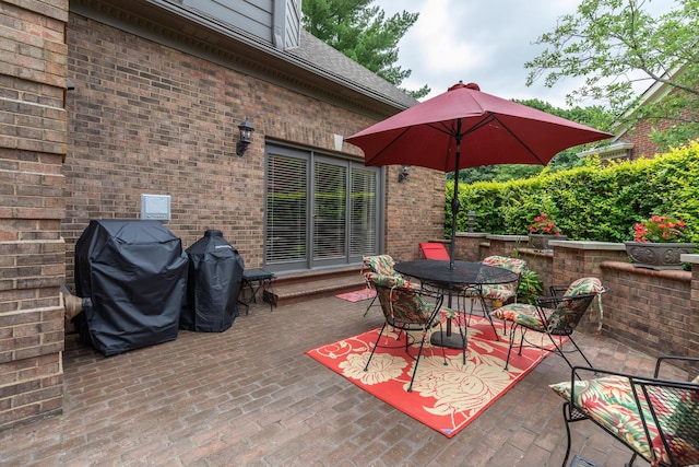 870 Mcmeekin Pl, Lexington, KY 40502 - view of patio / terrace featuring area for grilling and outdoor dining area
