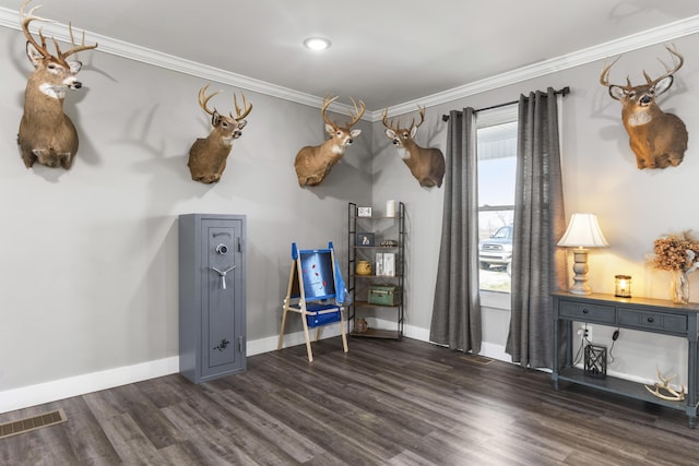 700 Nick Ln, Winchester, KY 40391 - interior space featuring dark wood-style floors, visible vents, and ornamental molding