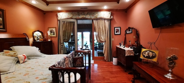 2619 County Farm Rd, London, KY 40741 - bedroom with visible vents, crown molding, wood finished floors, and recessed lighting