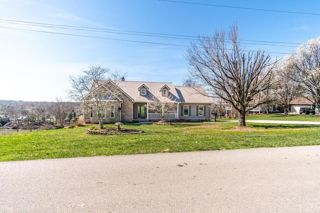1794 Hunter Dr, Lancaster, KY 40444 - new england style home with a front yard