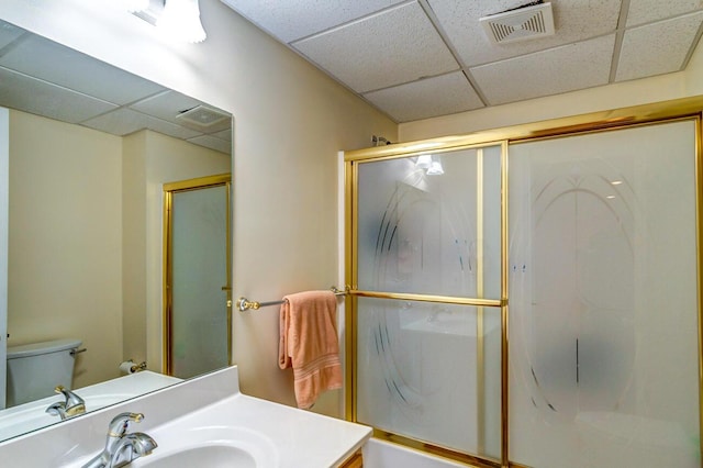 1794 Hunter Dr, Lancaster, KY 40444 - full bath featuring a drop ceiling, a shower with shower door, toilet, and vanity